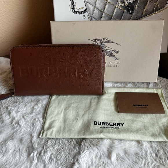 Burberry Handbags - Burberry Elmore Leather Zip Around Wallet